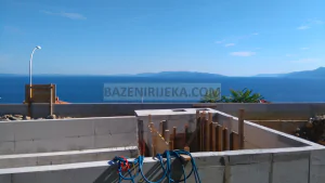 Bazen AZ012