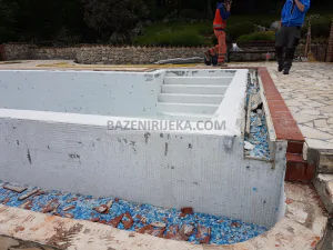 Bazen VT016