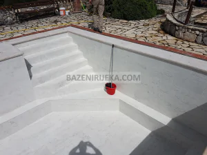 Bazen VT041